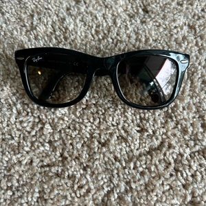 Rayban folding wayfarer. Black, never worn.
